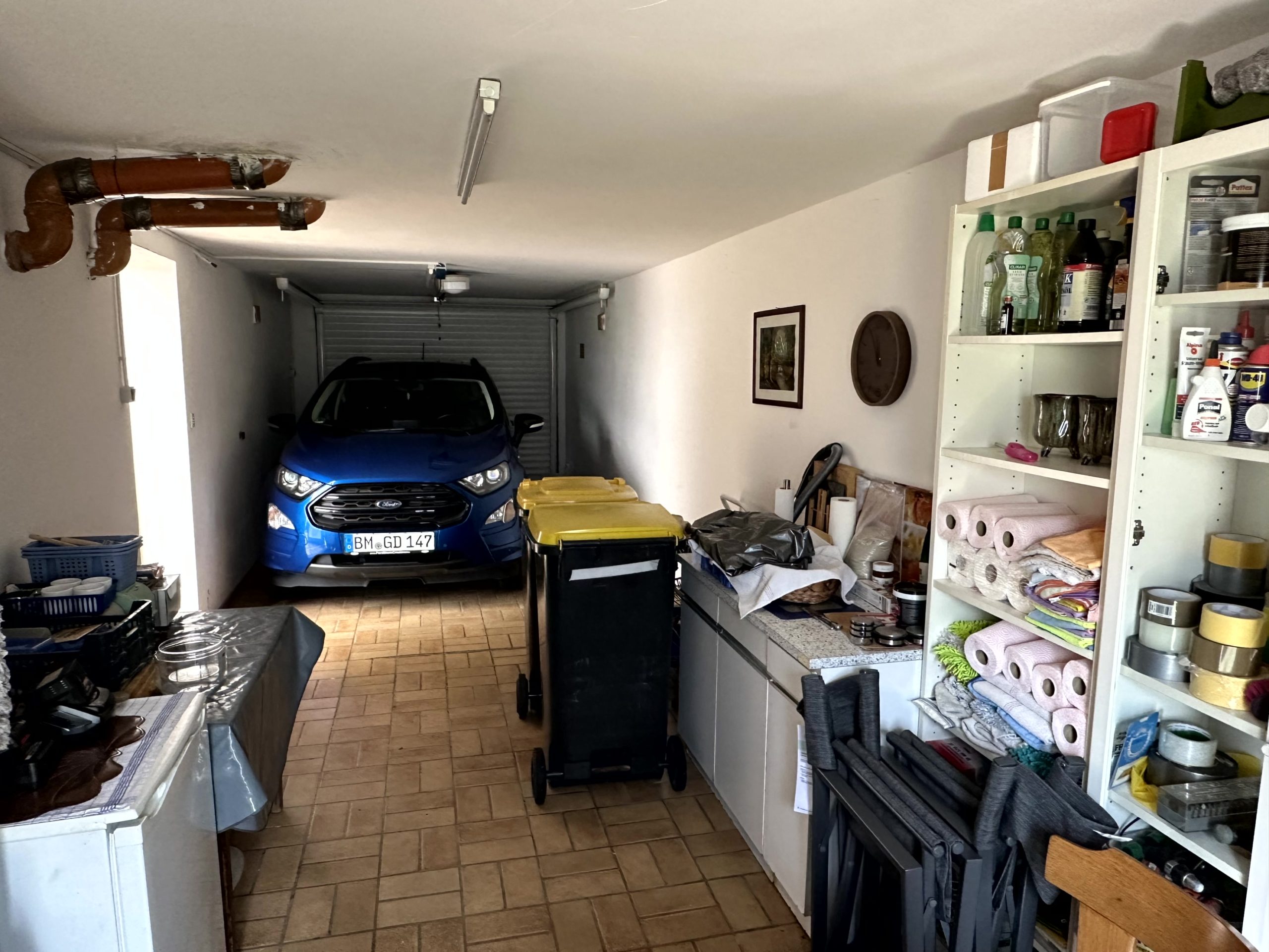 großzügige Garage